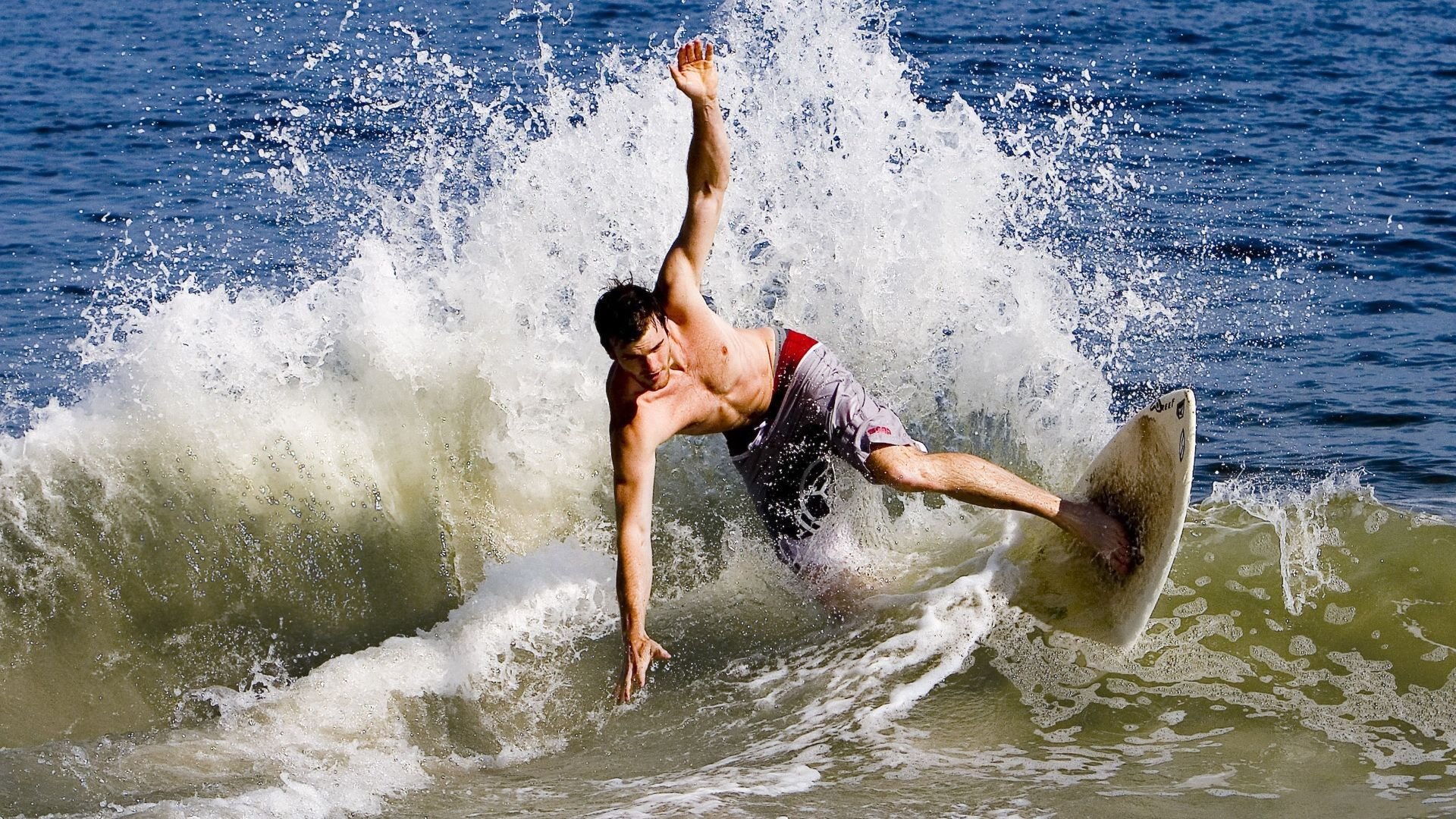 _野外生存挑战赛：运动与自然的极限考验_，野外生存大挑战全集